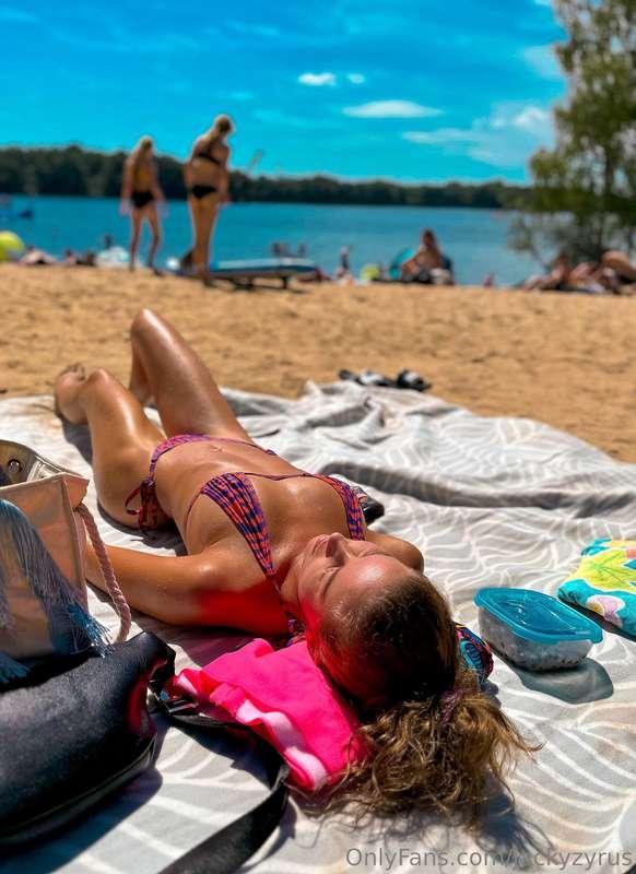 Wanna see me without the bikini? DM😘