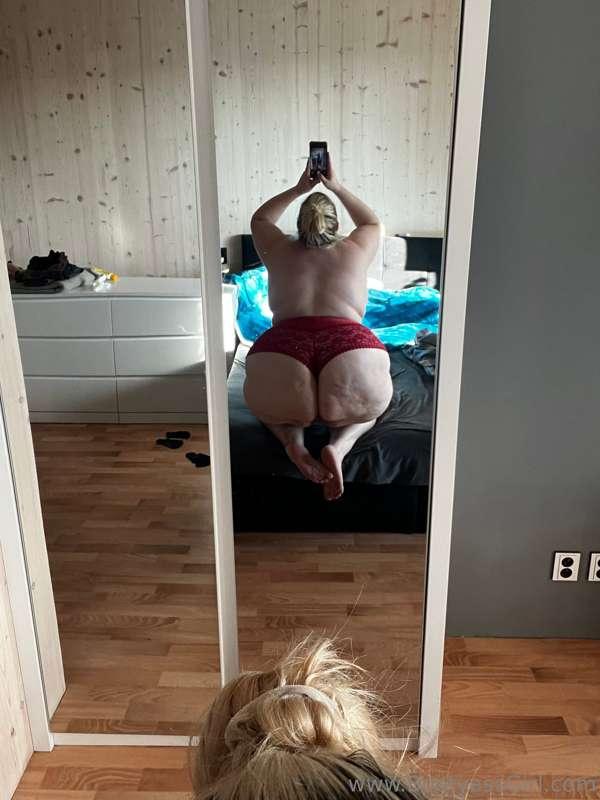 bootyassgirl image #1