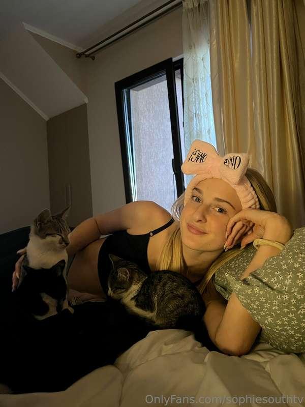 getting ready for bed with my babies 💖