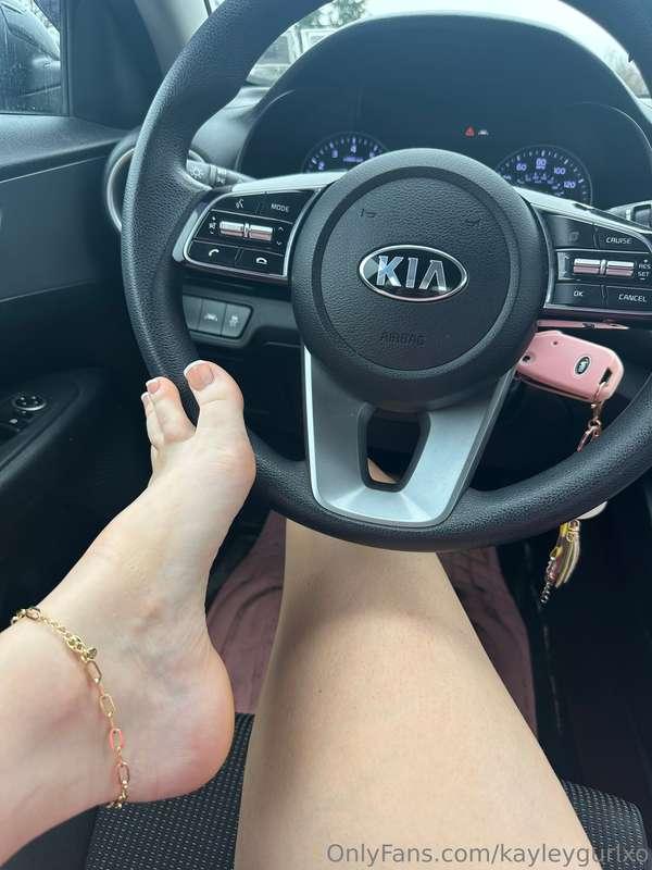 on my way to steal your bitch✨