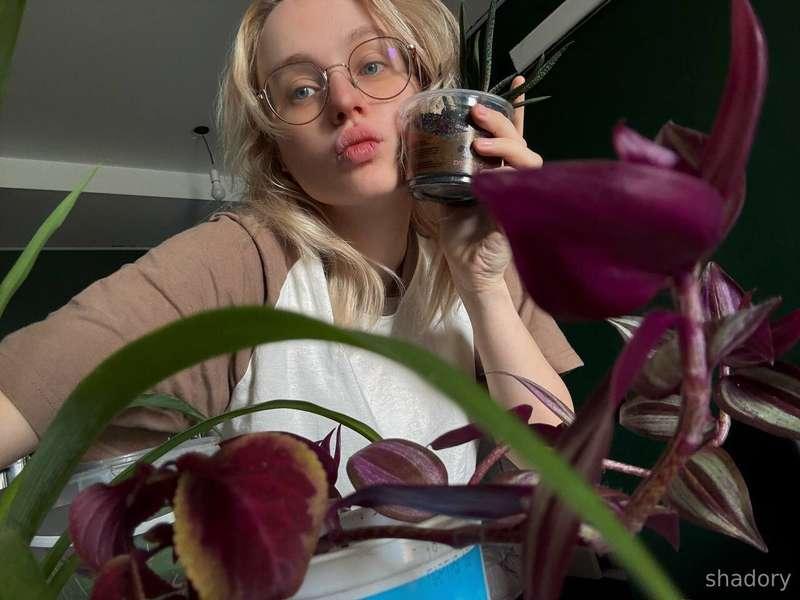 Hewoo! ☀️ I haven't talked about greening my apartment for a..