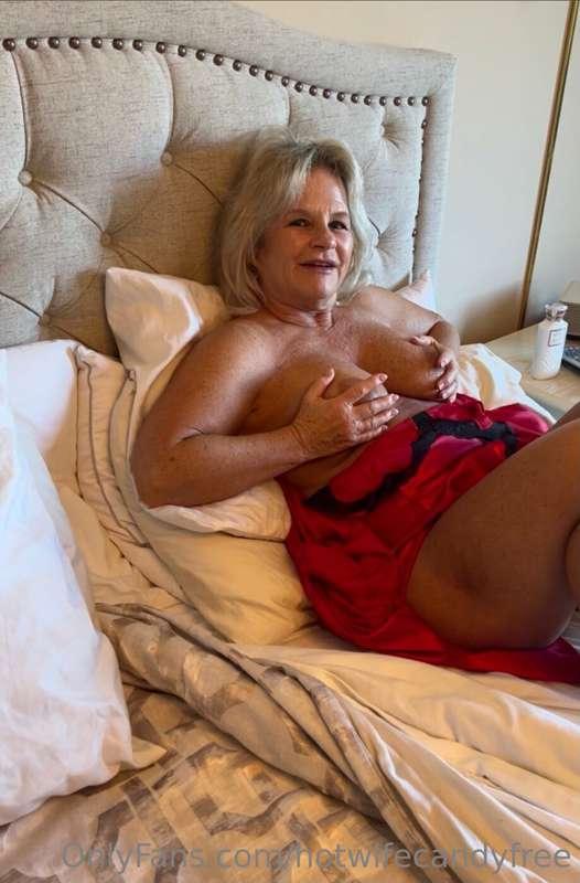 I just posted this on my VIP page🔥🔥🔥Stepmom JOI video which ..