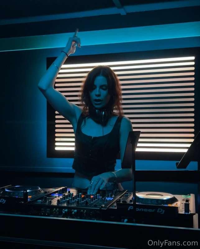 almost the weekend… time to dance 🪩