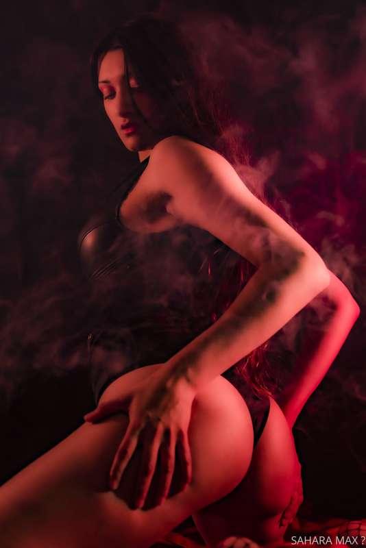 Would you spank it? 👋
