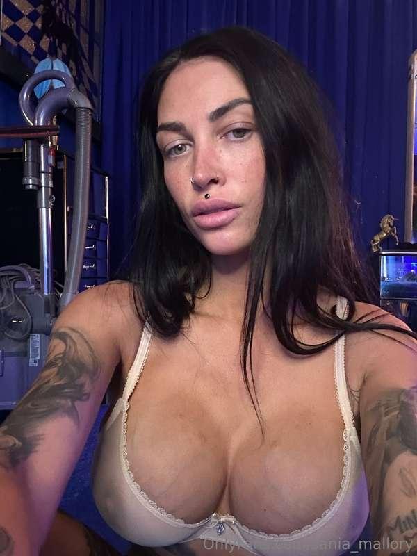 Answering messages on my VIP page right now. And I'm VERY ho..