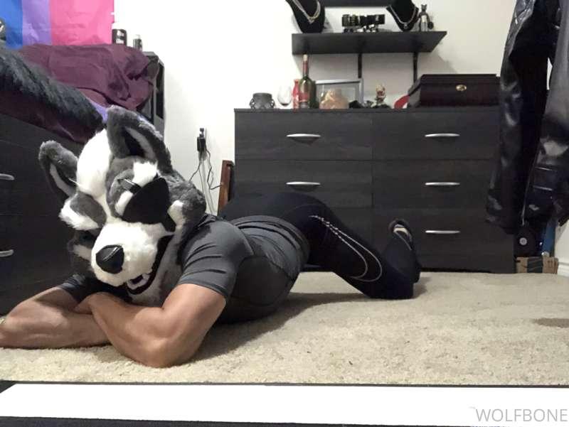 Come and sniff this gym wolf butt! Give it a slurp if you’re..