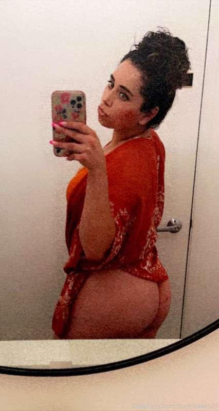 Kiss my 🍑💋