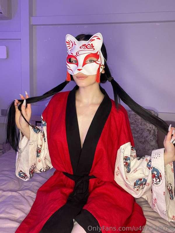 I am a little fox 🦊Do you know about kitsune?🐾
In Japanese f..