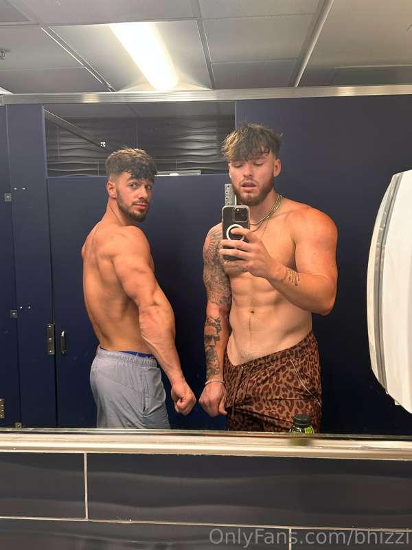 Gym bros shower scene😳😈 tip $16.99 and watch me shower after..