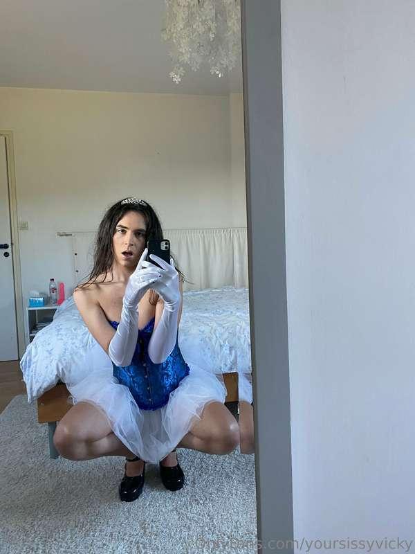 yoursissyvicky image #0
