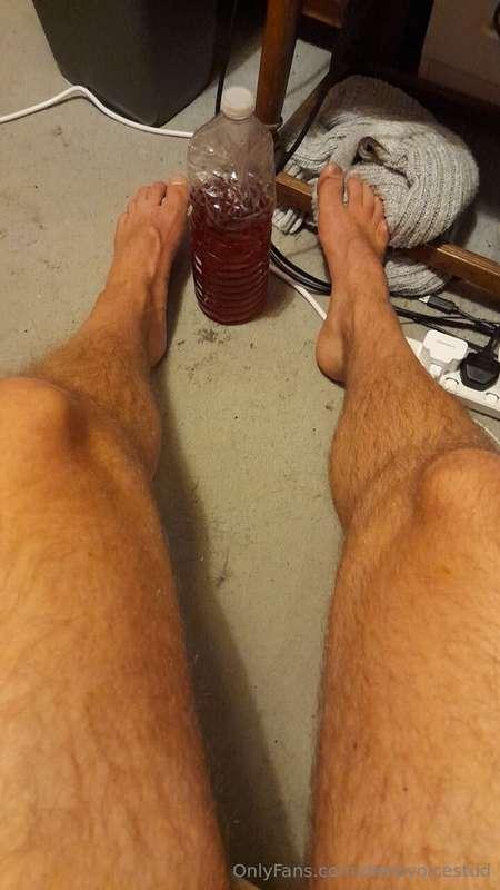 Free Feet Content for those who are interested! 1 video & 1 ..