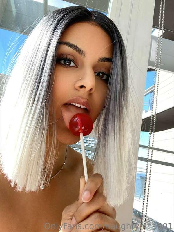 I love sucking and licking things 😋 DM me if you want to see..