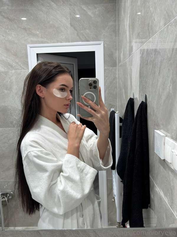 Can take over your bathroom for hours, get in touch 🧖🏻‍♀️