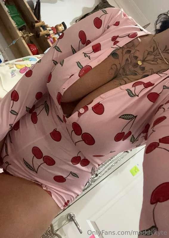 Getting ready for bed... you should join me 💤