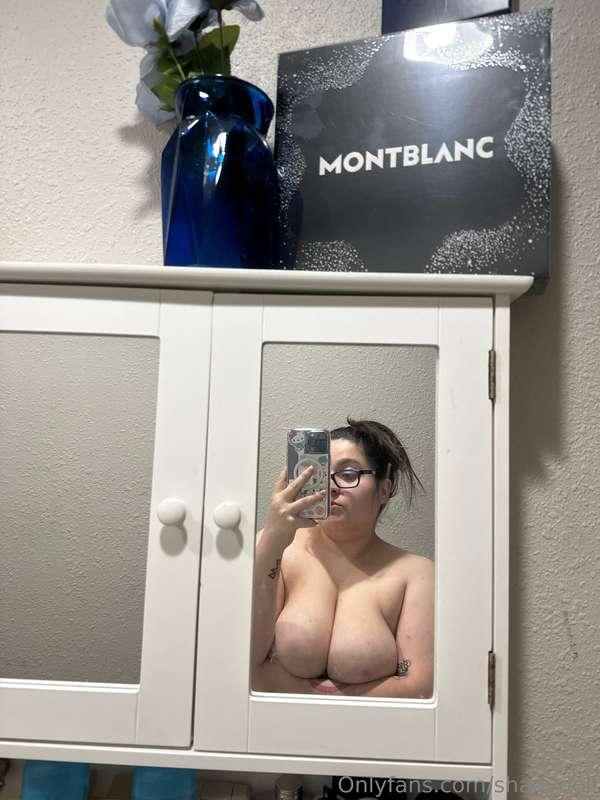 Would you suck my big tits? Tip for yes 👀
