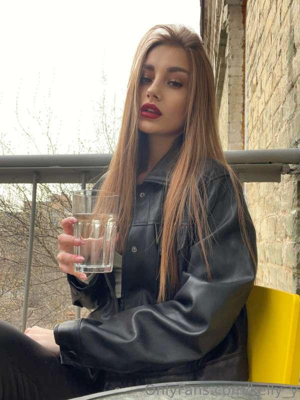 Lately I don't feel like drinking any drinks except water 💧💦..