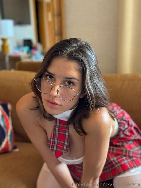 wanna be my classmate? chack your dm's 😉