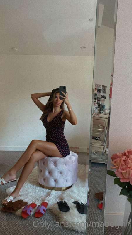 Almost V-day, who wants to spoil me? 🥰🥰🥰