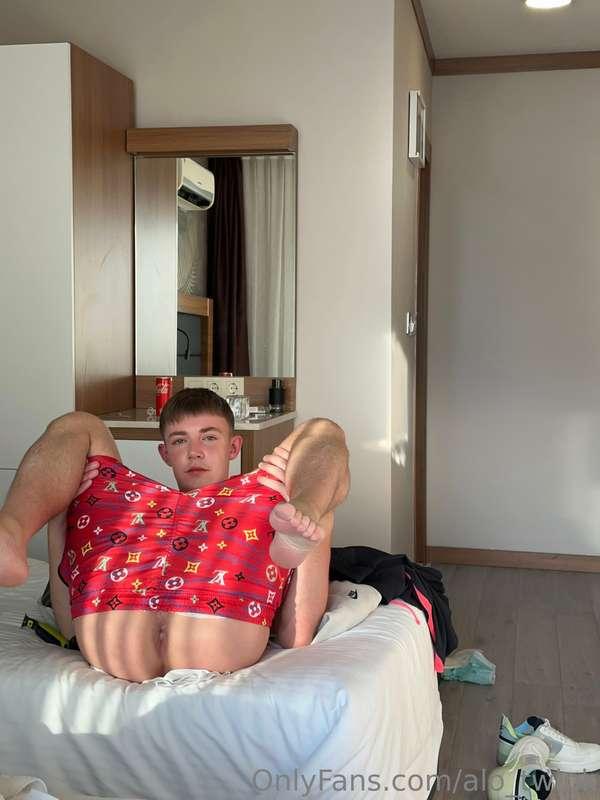 alo_twink image #2