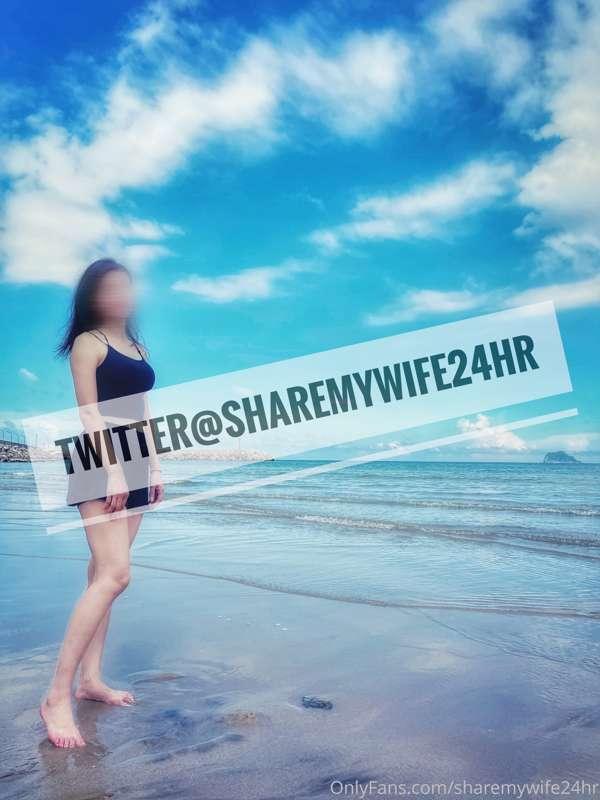 陽光☀️沙灘🏖️ 小母狗🐶‼️☺️☺️☺️

其實沙灘方向很多遊客，真的有遊客可以想像一個在旁邊陪小孩玩玩沙組合的瑪麗亞..