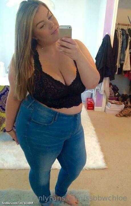 Only 10 sizes bigger in these jeans 😳😍