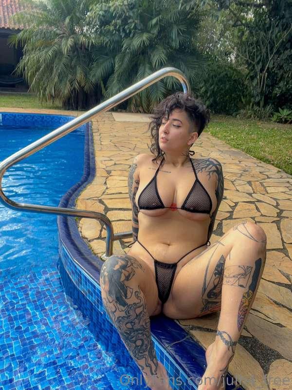 Don't forget that I have a VIP page with +4k media ❤ @julh4