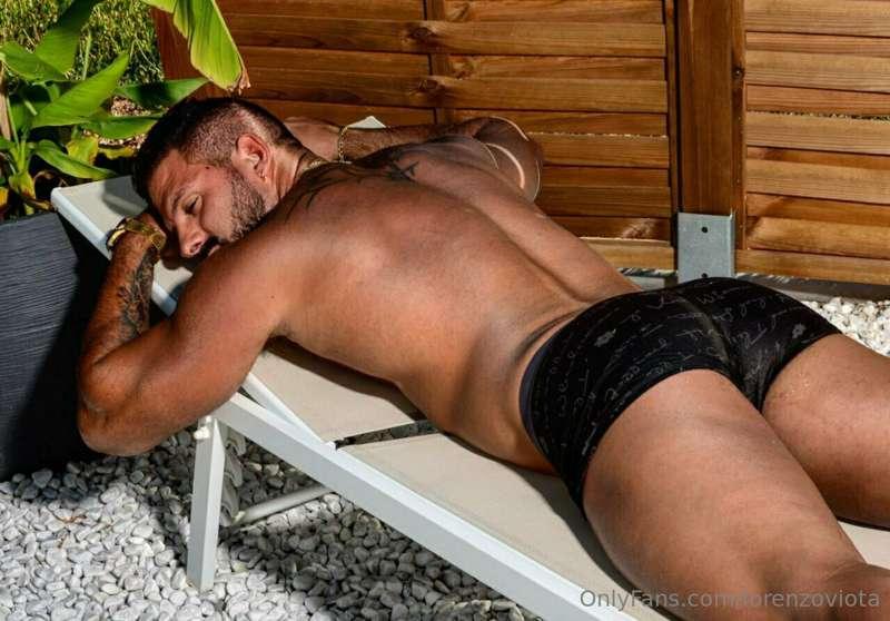 Mind rubbing some sunscreen on my back?