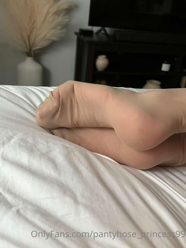 Letting these soles breathe🥵