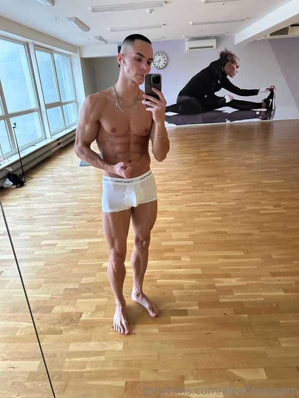 Swipe for more workouts 👍💦