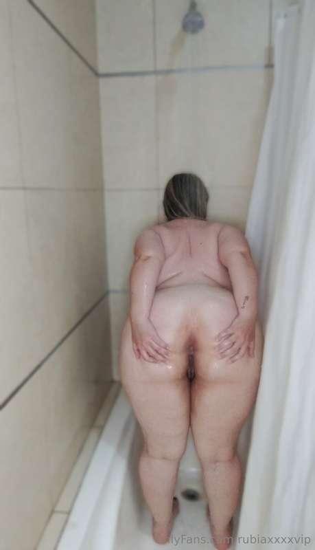 Do I look sexy wet?💦