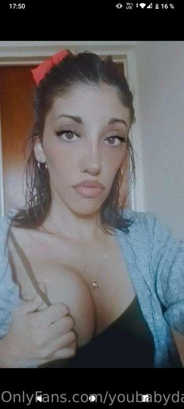 Videos playing with my tits, ask me for a custom 👅🔥🥵.
