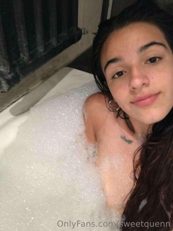 Hope everyone is having a wonderful night :) 🥰