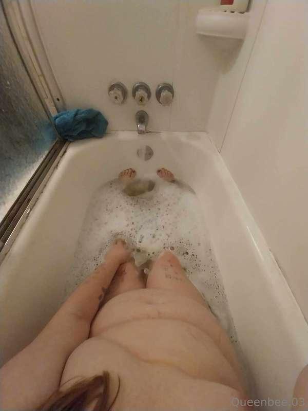 queenbee.03 image #4