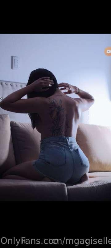 @charis20 
@charis20
Join my subs💋  You will not regret it😍 ..