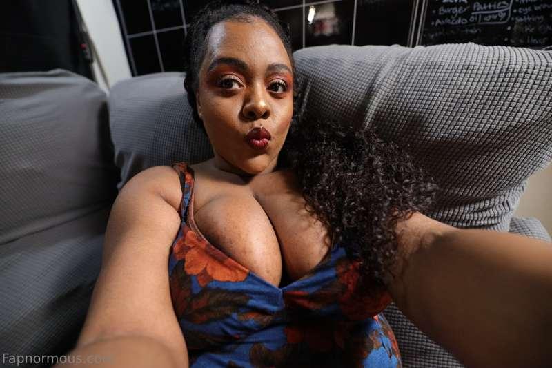 Wanna take me on a date? Feeling a lil frisky tonight... lol..