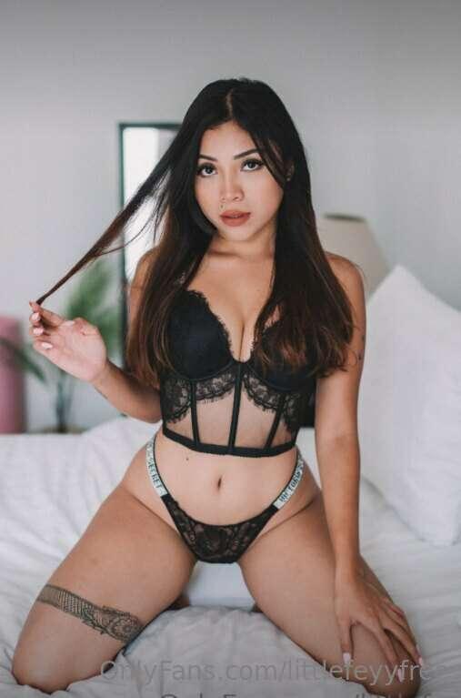Look at me and tell me you're going to my VIP Page now! 🥰

h..