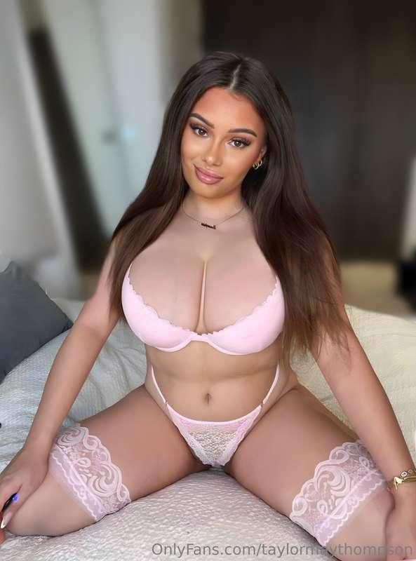 @delilahbellerae would look good with your cum dripping out ..