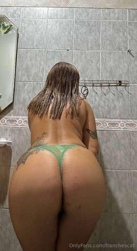 naked I wait for you to please you with a moment of satisfac..