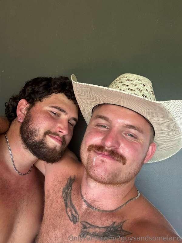 2guysandsomeland image #2