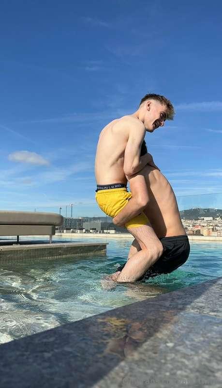 alo_twink image #3