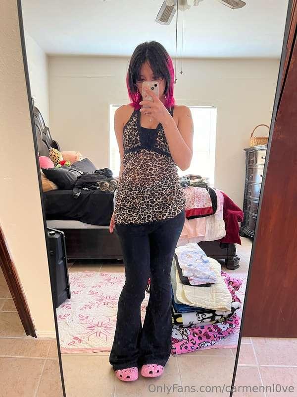 Cute, but make it sexy. Don't you think? 💁‍♀️