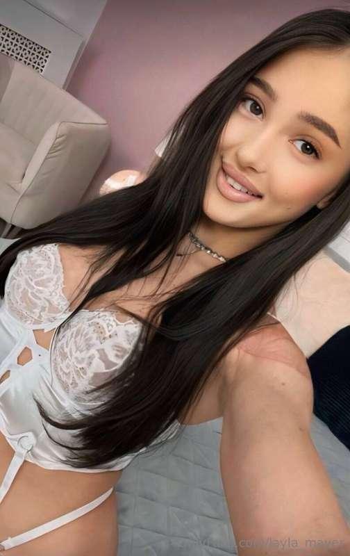 𝐅𝐑𝐄𝐄𝐄 𝐒𝐔𝐁𝐒𝐂𝐑𝐈𝐏𝐓𝐈𝐎𝐍
🟢CLICK HERE -@isabelagomez🟢
This cutie is..