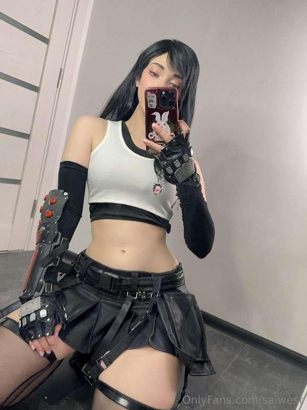 Have you ever thought what's under Tifa's skirt? 🤭 Today I'l..