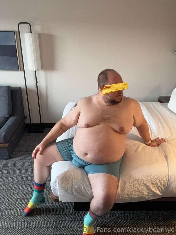 It’s lonely in this hotel room. Come keep me company? 