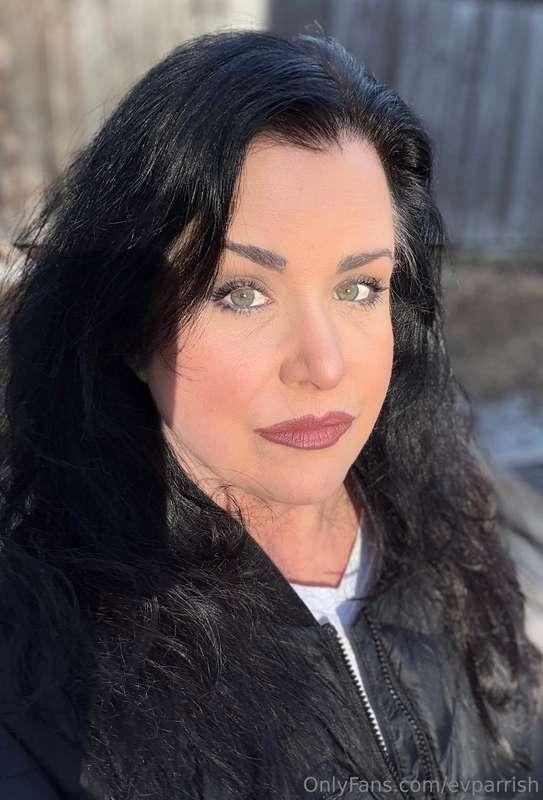 Happy Friday! 💗 Doing anything fun?