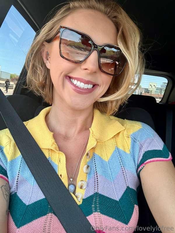 Rate my selfie from 1-10! 🤳@lovelylo316 