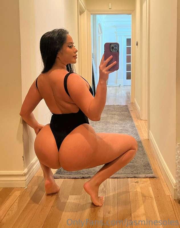 Like this if you love PHAT ASS 🍑