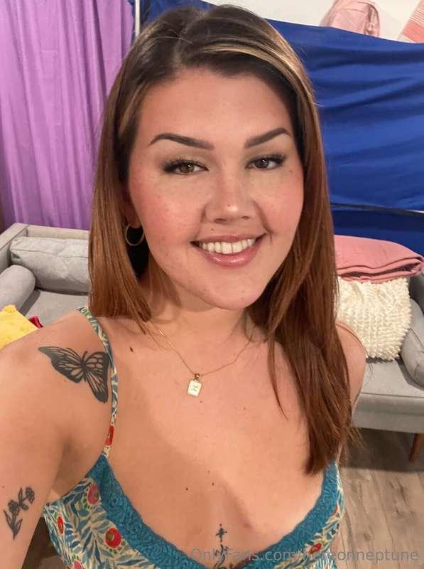 How's your week starting off? 