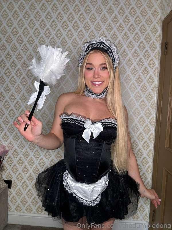 Custom video in a maids outfit?🙈 DM me 'CUSTOM' and i'll giv..