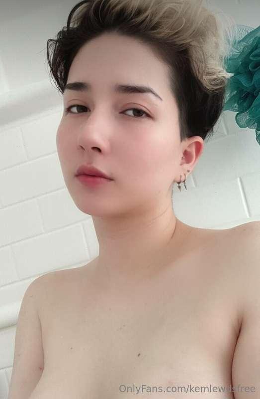 New shower video dropping this week 😏 @kemiislewdvip
